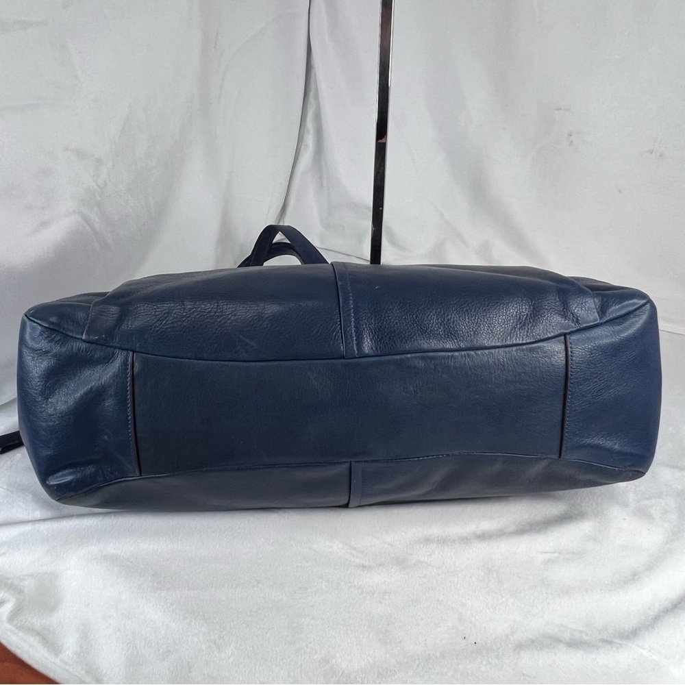 Stunning Blue Coach Chelsea Jayden Carry All Bag - Picture 4 of 12